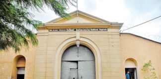 රැඳවියෙකු මියයාමේ සිද්ධියට වැලිකඩ බන්ධනාගාරයේ නියාමයකින් තිදෙනෙකු අත්අඩංගුවට