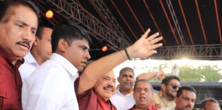 අනුරාධපුරයට පැමිණි ජනතාවට ආචාරය- හිටපු ජනාධිපති මහින්ද රාජපක්ෂ
